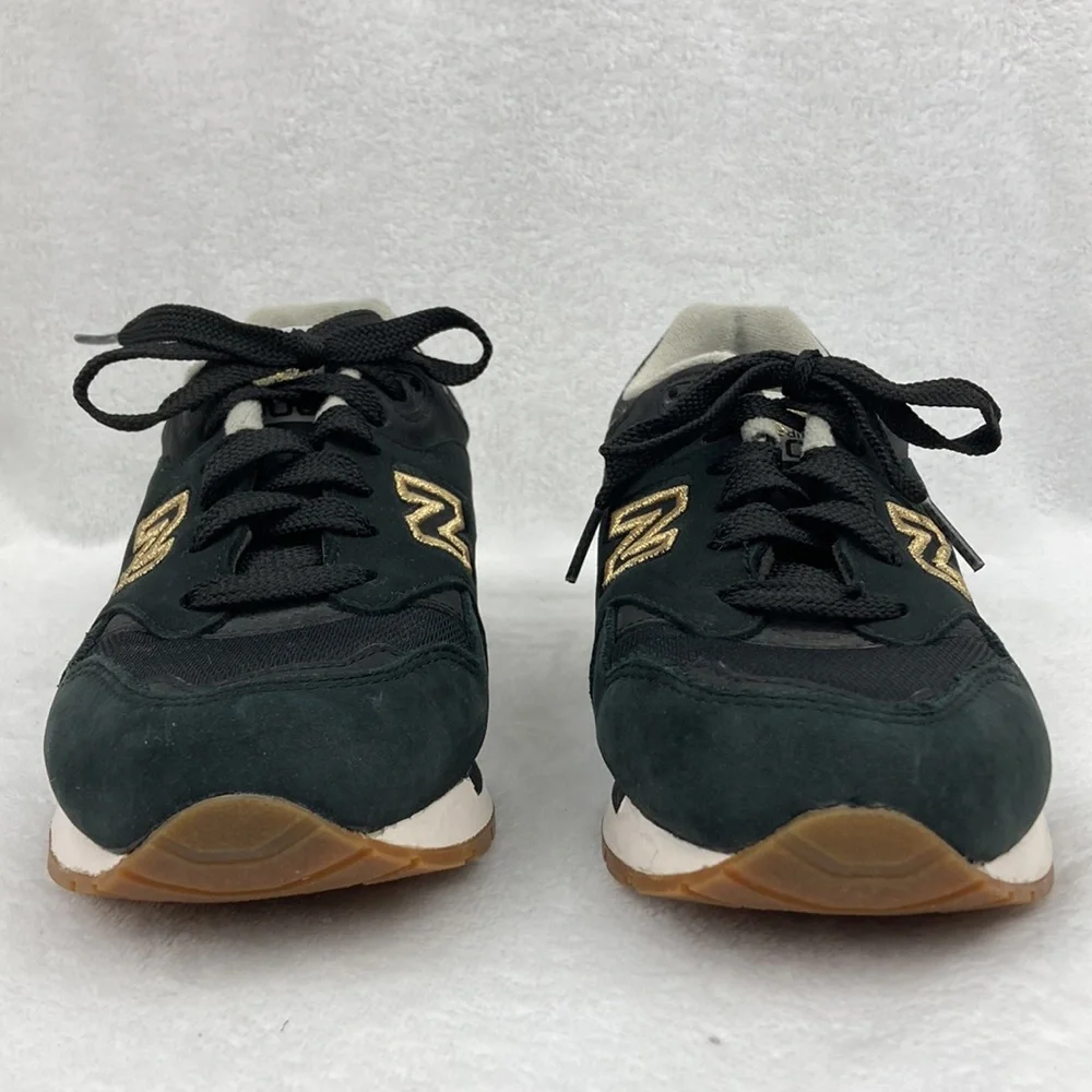 New Balance Women’s Abzorb Black and Gold Sneakers sz 6.5